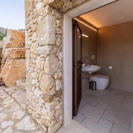 Aurora Villa *