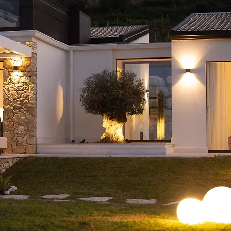 Aurora Villa *