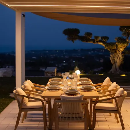 Aurora Villa *
